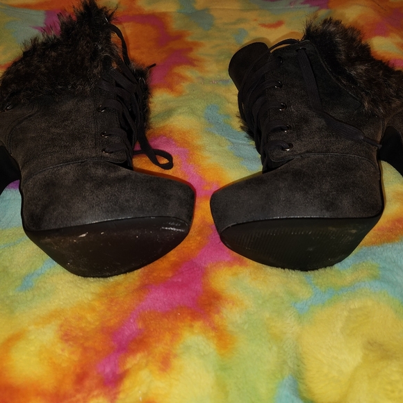 7.5 fuzzy high-heeled booties in brown - Picture 3 of 5